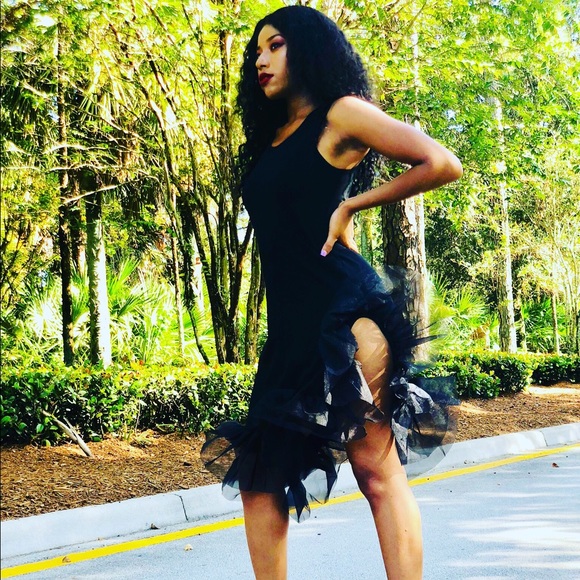 Black dress with tulle - Picture 2 of 5